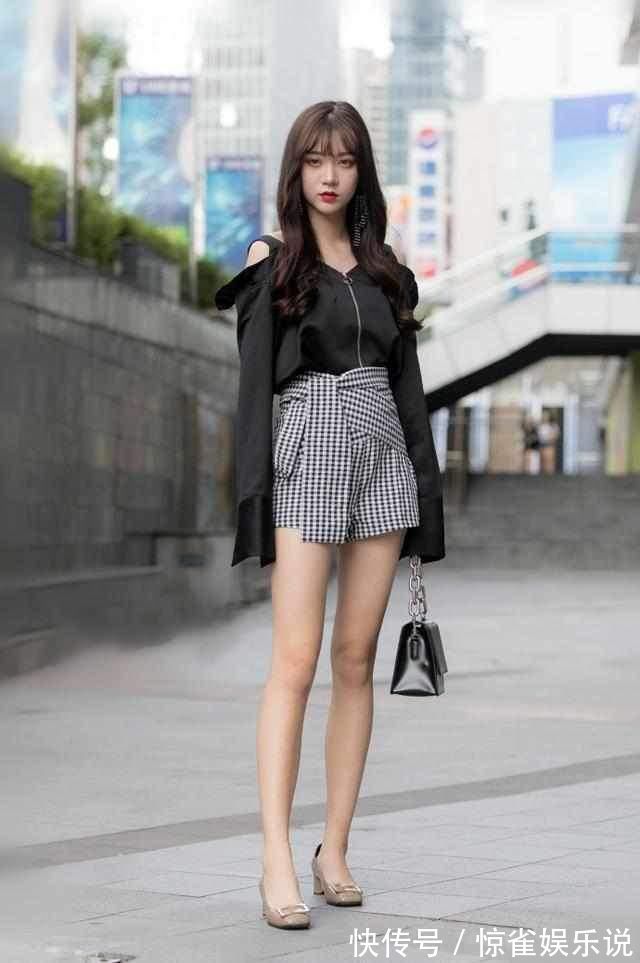 时尚达人|美女休闲搭配松穿出魅力女人味,轻松塑造时尚达人的气质