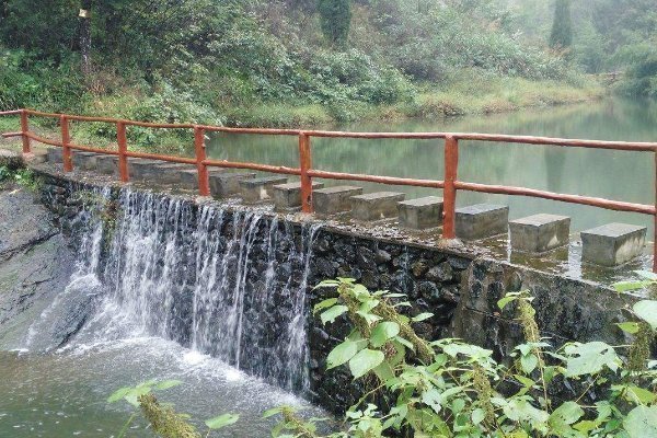 大别山|中国“最良心”景区，55元玩到腻，吃住消费白菜价