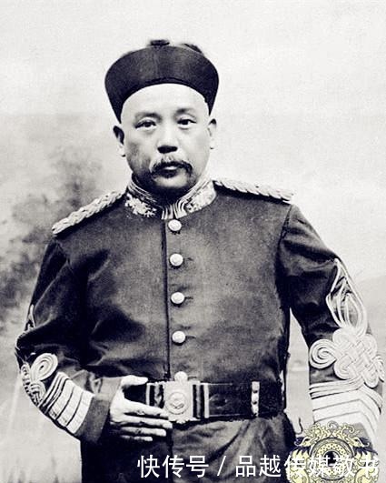 身穿|一组袁世凯罕见老照片：图三身穿盔甲手拿宝剑，图九是称帝前祭天