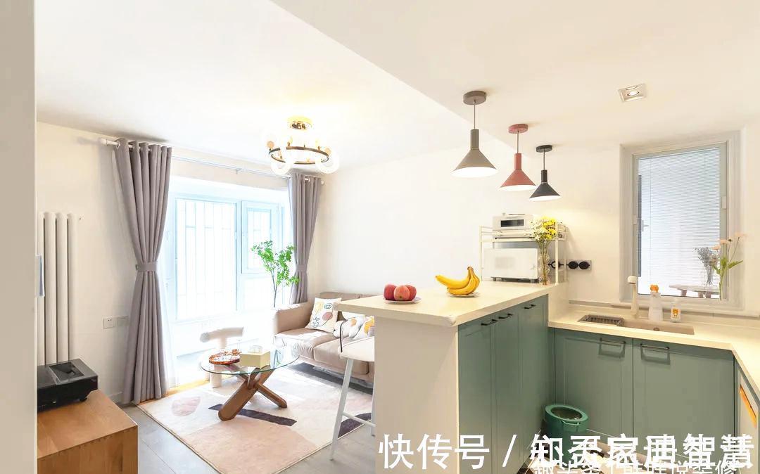 收纳|80㎡奇葩两房半户型,餐厨融合打造吧台当餐桌,主卧挤出衣帽间