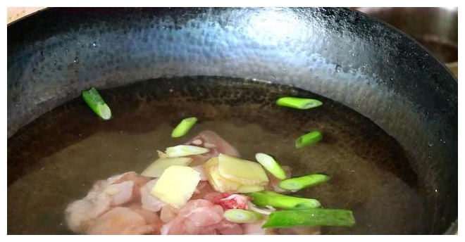 自从学会鸡腿这样做，我家一周吃3次，不油炸，不红烧，太香了