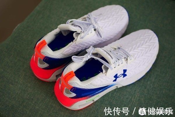 跑鞋 始于颜值,忠于品质:穿安德玛CLONE跑步七次后的心得