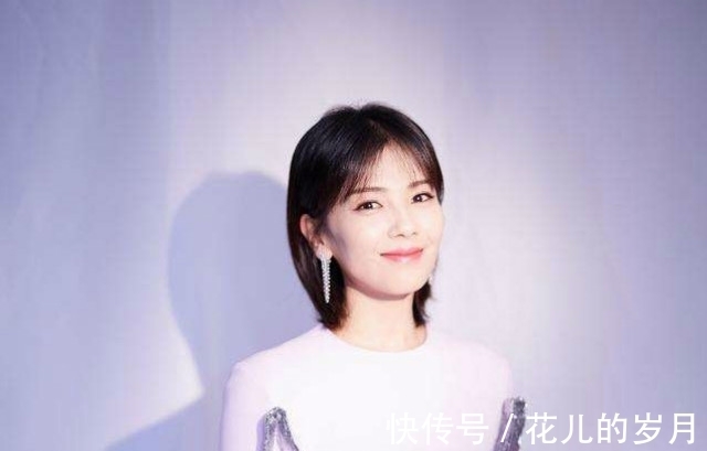 减龄 女人上了40岁,有白发的别急着染,推荐这4种“发型”,洋气减龄