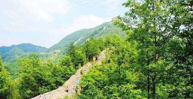 这个藏在秦岭深处的古山寨，曾是反清女首领据点，距今几百年历史