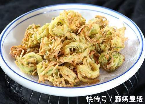 炸萝卜丸子|炸萝卜丸子，面粉淀粉都不用，多放这2样，金黄酥脆，凉了也不硬