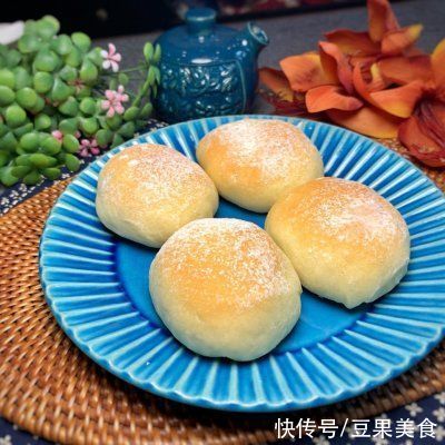 10分钟出锅的豆沙小餐包，鲜嫩又爽口