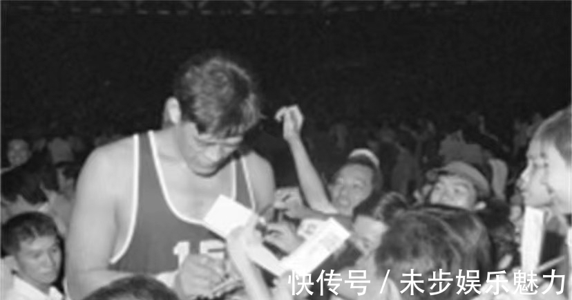 中国队|男篮巨人穆铁柱去世13年后:儿女皆不高,都是平凡的上班族