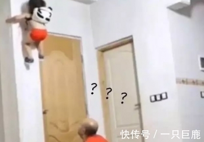 女儿|父亲扮鬼吓唬小女儿，结果意外发生了，女儿的行为让父亲不淡定了