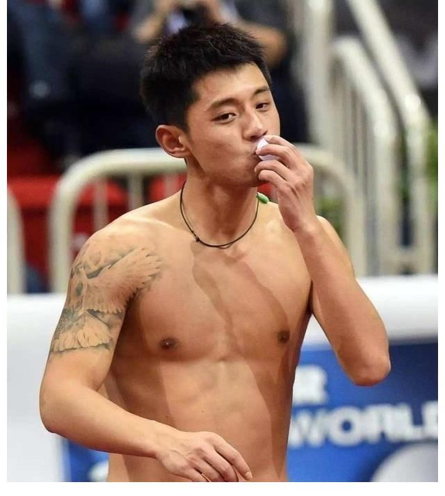 马龙|5冠王！樊振东创造了世界杯男单冠军数的新纪录，超过了马龙！