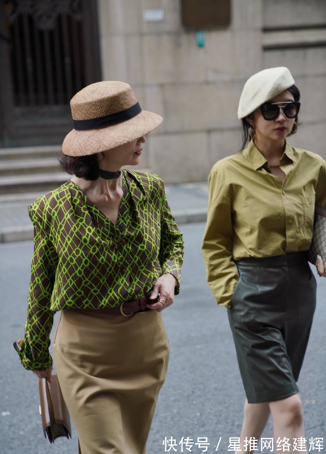 配色|55岁后该怎么穿？学习三木妈妈的夏季搭配，简约而有质感