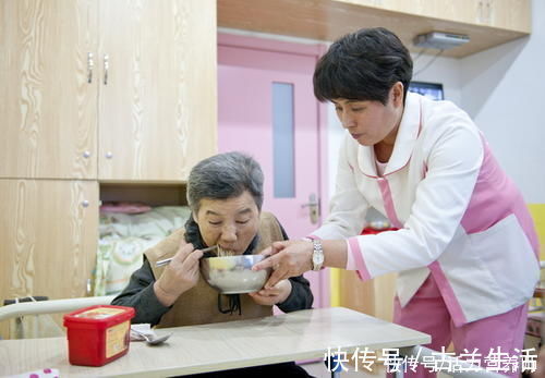 一日三餐|老人究竟活到多少岁才算长寿？不是100岁，看看正确答案是多少