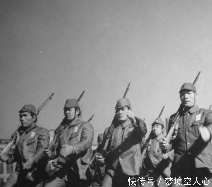 疯狂|二战时日本国内老照片,每一张都见证当年有多疯狂,可谓穷兵黩武!
