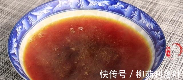 酱大骨头的家常做法,配料和做法毫无保留,肉香软烂特别解馋!