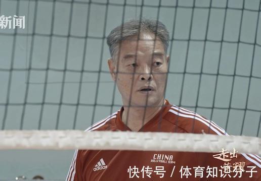中国女排|67岁老帅亲自披挂上阵!资历不比郎平陈忠和差,女排迎来关键人物