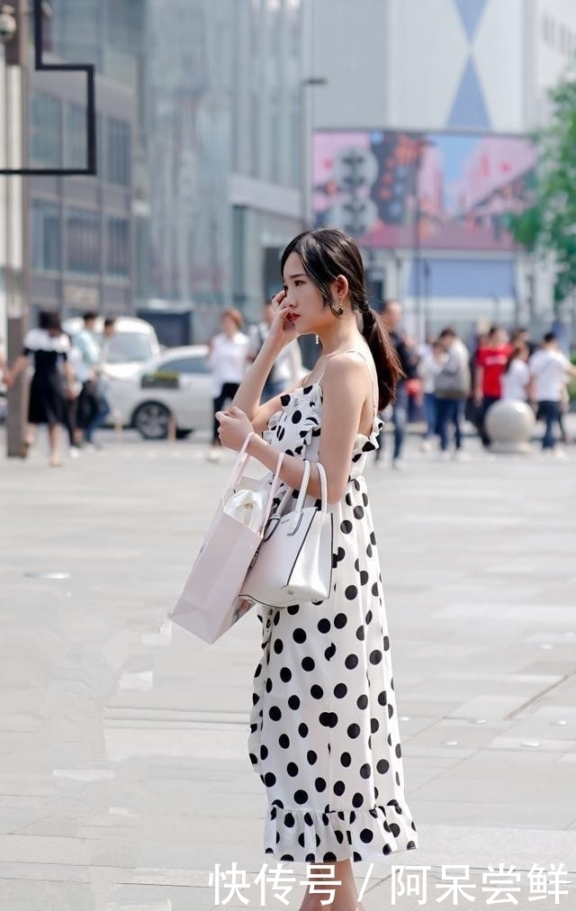 a6462|街拍:前卫性感时尚的小姐姐,曲线丰腴,靓丽有致看着像女神!