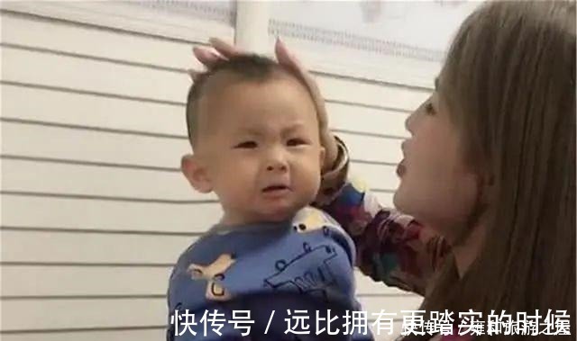 外甥|外甥雨天玩水不回家,小姨淡定跳水比谁水花大