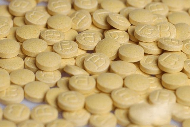 中医|81岁退休中医:血糖高莫慌张,2种维生素早晚吃,血糖或能稳稳降