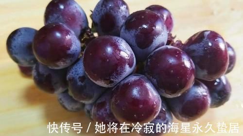 胃部|胃不好能吃葡萄吗？提醒：不想胃病“纠缠不休”，3种水果需少吃