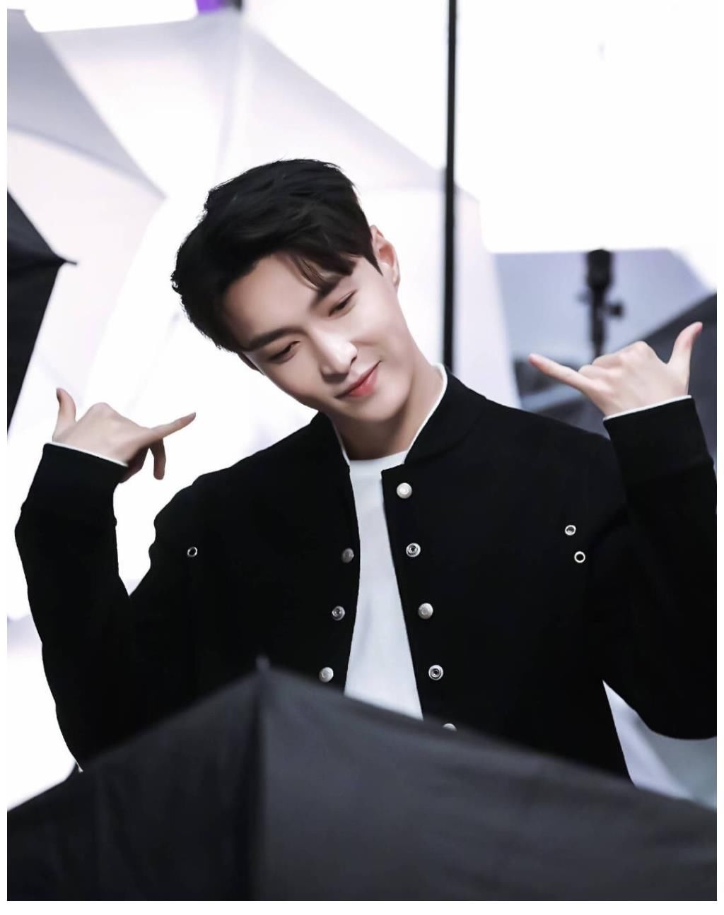 黄磊|黄磊张艺兴聊三十岁创业！三十而立，张艺兴的人生让人佩服