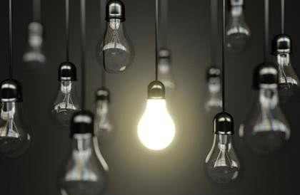 清朝|慈禧太后第一次见到电灯泡,说了句很无知的话,让人哭笑不得