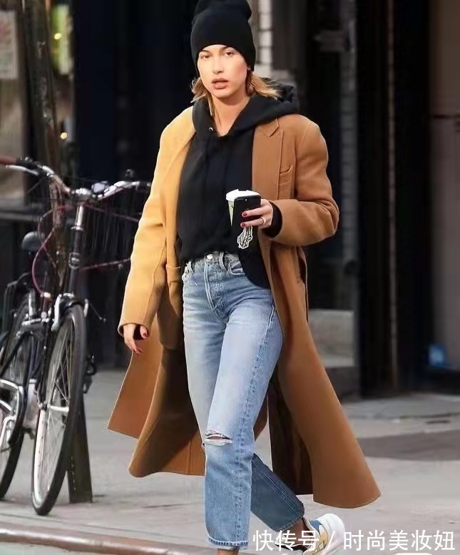 卫衣 “长大衣+卫衣”火了,毫不费力的穿搭术,实用又时髦洋气