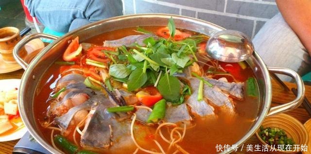 来到黔东南,品尝这16道美食,感受到了不可思议的饮食文化!