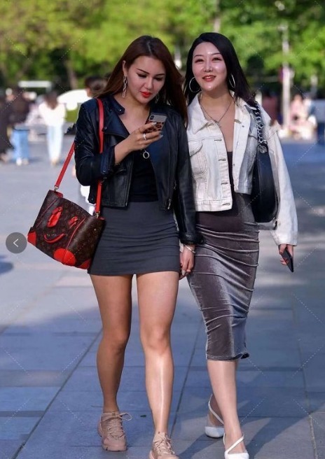 黑色经典大气, 灰色温婉低调, 两者相互碰撞, 风格显得成熟稳重又大气