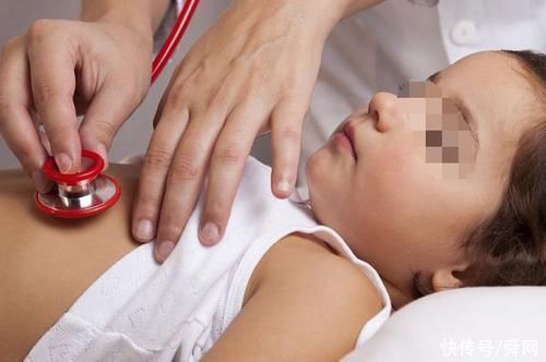 女儿3岁还不会走路，妈妈送去医院检查，医生却轻声说:报警吧