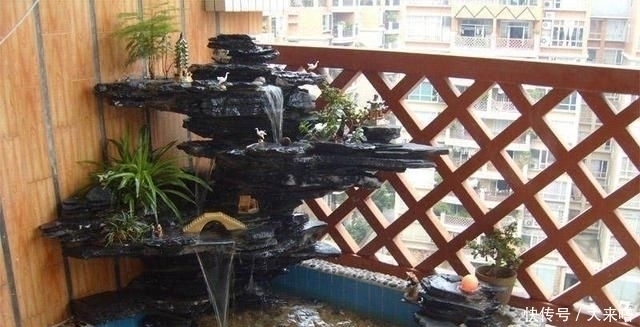 有庭院的人都开始造景观鱼池了美哭了,回家也要挖一个