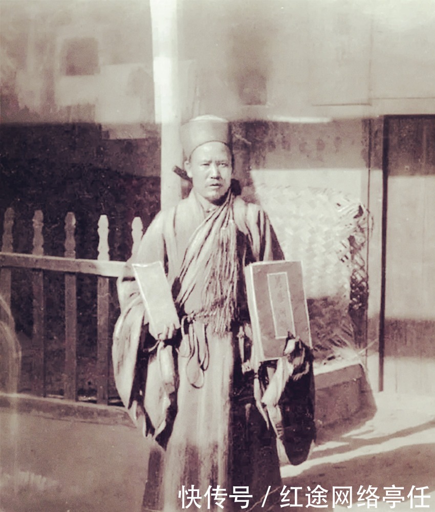 老照片:还原民国时期道士形象,颇有仙风道骨