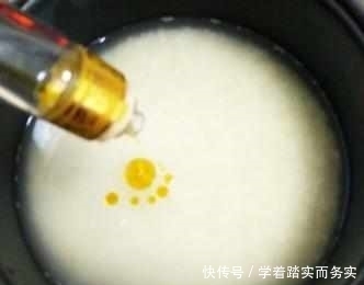冷水|煮米饭用冷水还是热水？很多人都做错了，难怪你煮的米饭不好吃