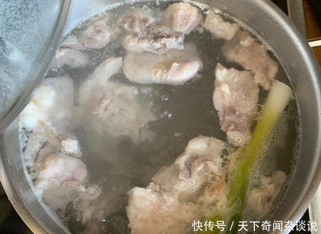 炖羊肉无需太多调料,放“这5样”就够了,汤鲜味美没膻味