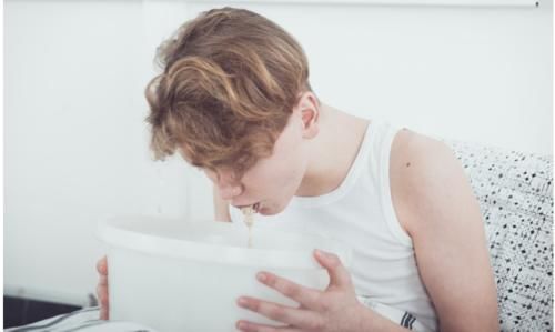 水肿|肾功能出现下降也是有“信号”的，快看看你有没有！