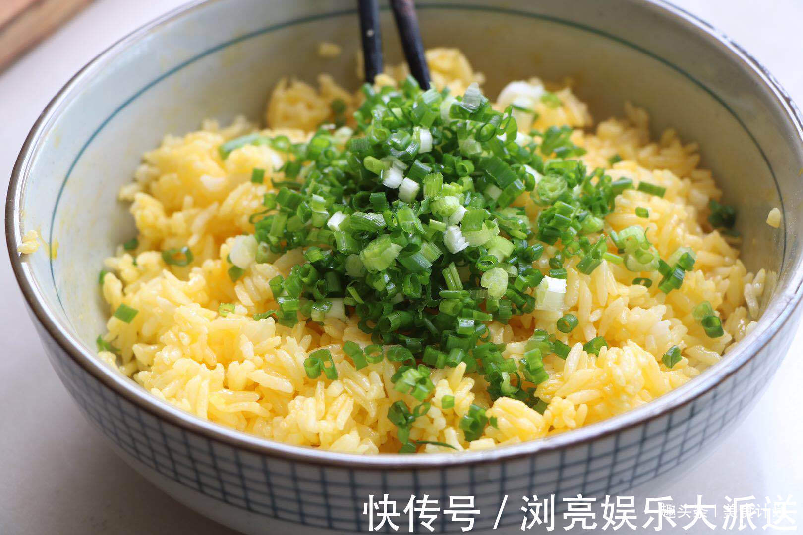 蛋黄|大米别炒饭了，加2个蛋黄拌一拌，好看更好吃，外面买不到哦！
