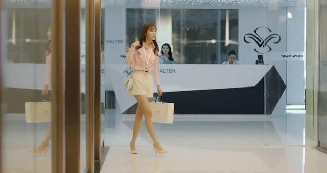 《正青春》凌潇潇蜕变，职场成长见证，完胜章小鱼，网友叹：绝赞