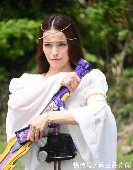 佩剑|假面骑士贞德登场,令和时代的女骑士又多了一位,表现令人期待!