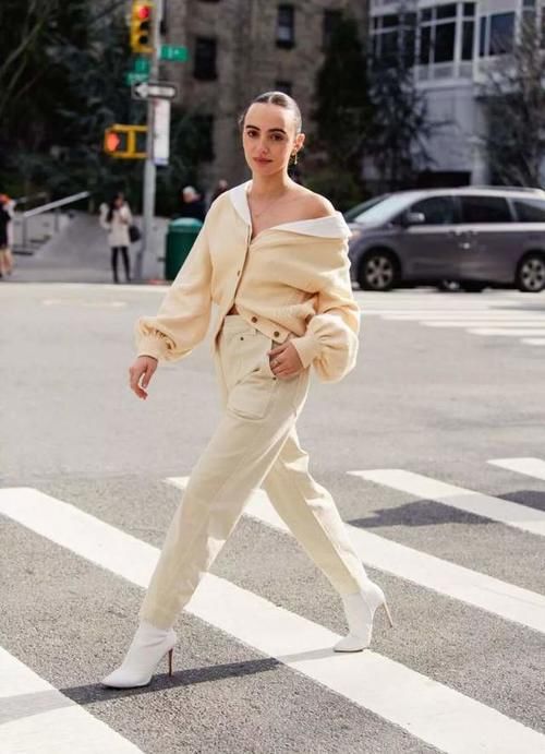 中年女人穿衣选款注意：少穿“装嫩色”，多穿“气质色”