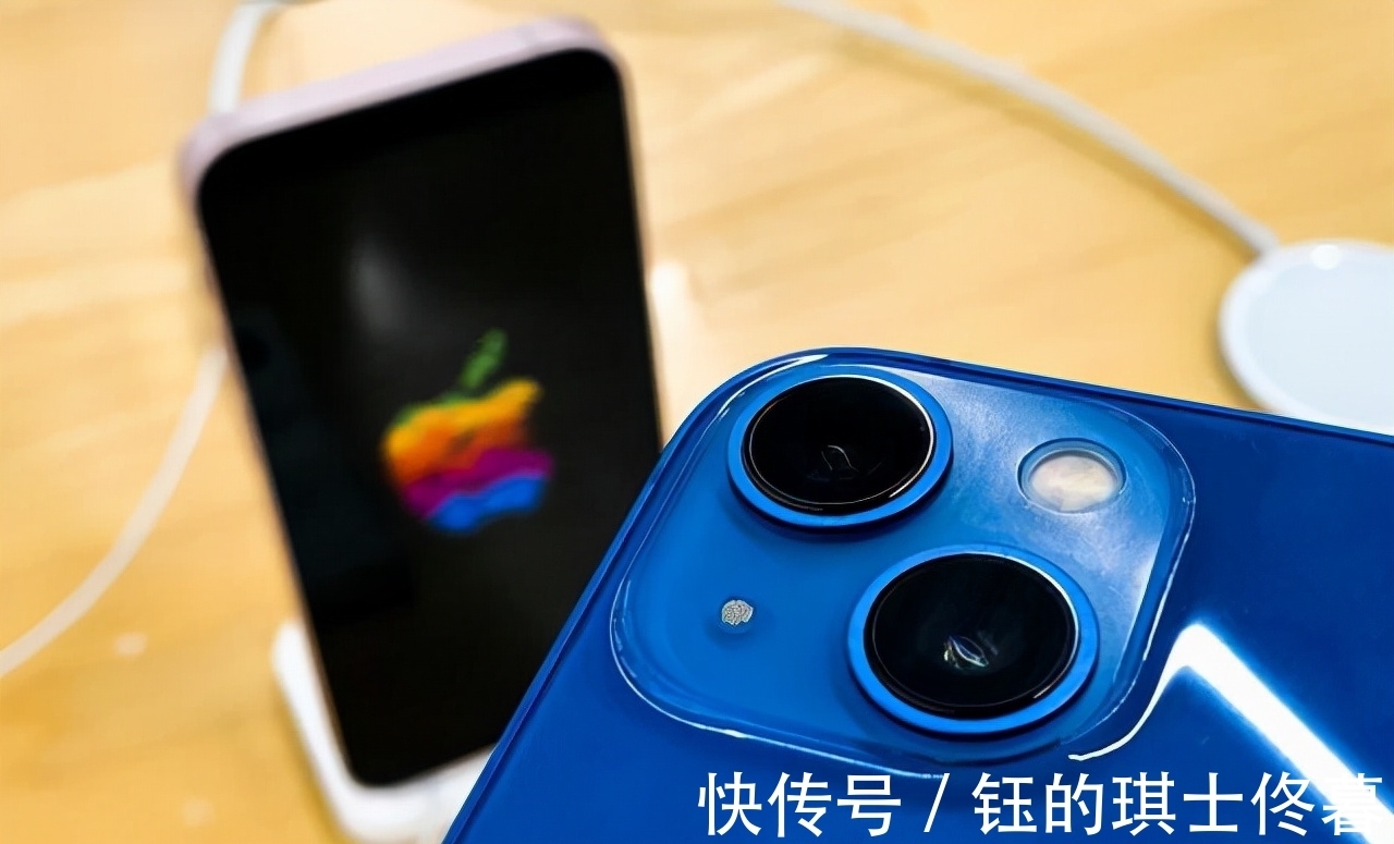 苹果|富士康郭台铭紧急招工20万!只为生产iPhone13:库克如何应对？