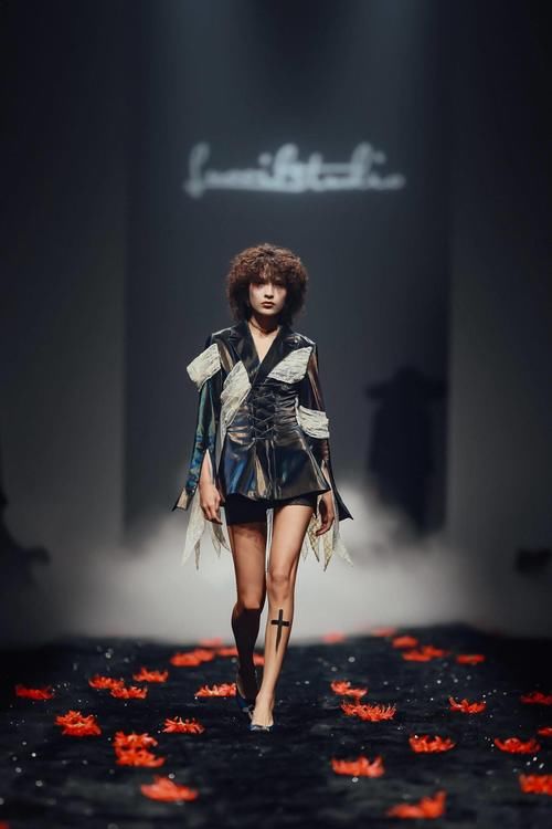 LUOOIFSTUDIO独立设计师品牌发布2021秋冬系列