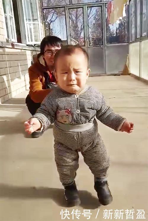 心酸|爸爸打工3个月没回家,与1岁儿子相见的那一刻,网友:太心酸了
