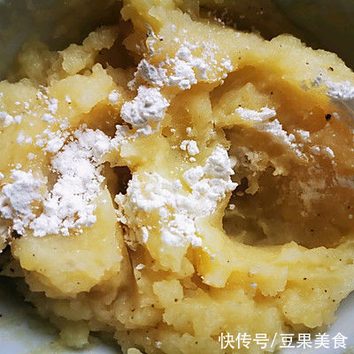 土豆泥|下饭神器金黄土豆泥芝士虾，拌饭还能吃三碗