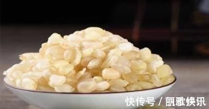 胶原蛋白|女性过了45岁,多吃4种食物,淡化皱纹,改善气血,更显年轻