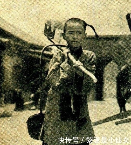 有人|中国乞丐真有钱, 有人靠要饭捐建三所希望小学, 比肩印度圣雄甘地