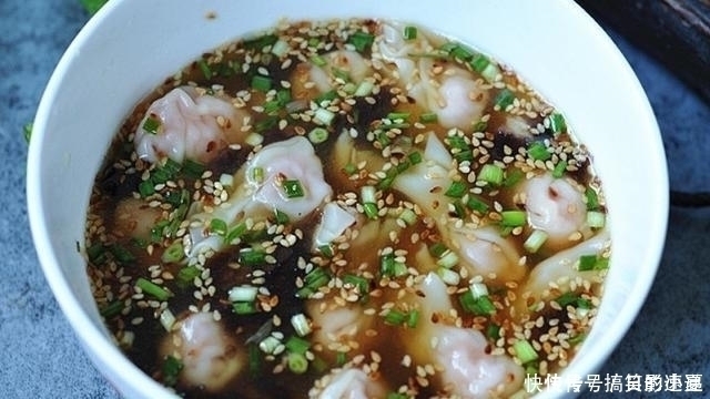 秋天|馄饨汤这么调,简单好味道,几种调料,开水一冲,比骨头汤还鲜