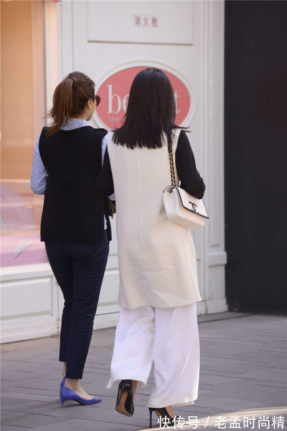 尖头|黑色尖头细跟鞋,白色阔腿裤,30岁以后的成熟女士搭配