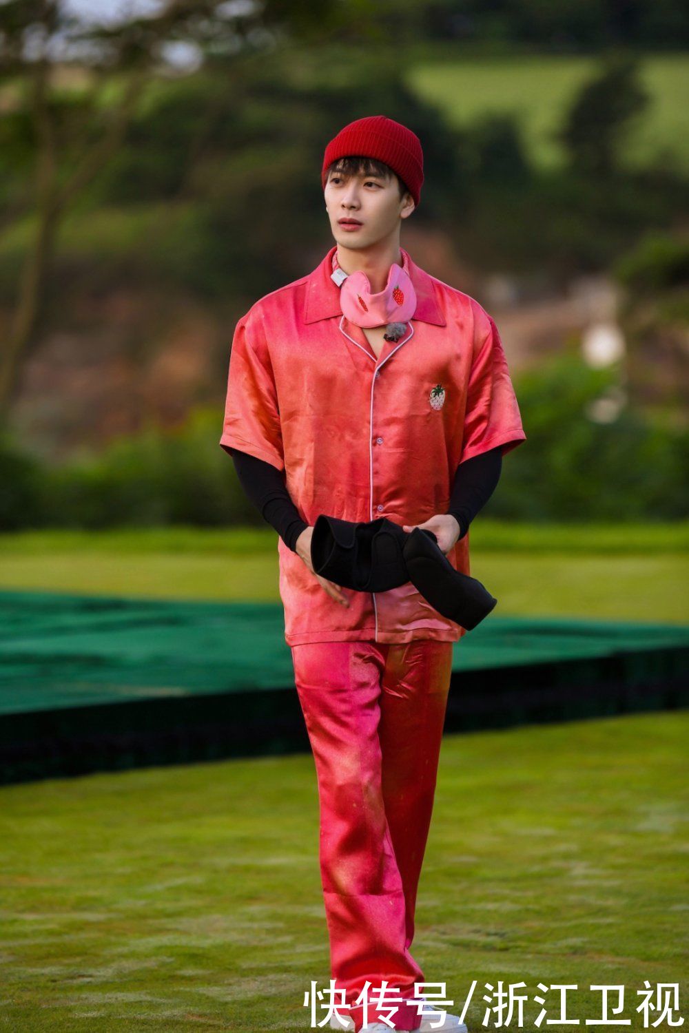 陈飞宇|《嗨放派》首期“太阳威力”火爆全网！嗨放Boys“追日”行动热血满满