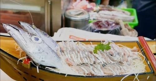 带鱼|真不怕腥!日本顶级美食带鱼刺身,大厨手法一流,你敢吃吗?