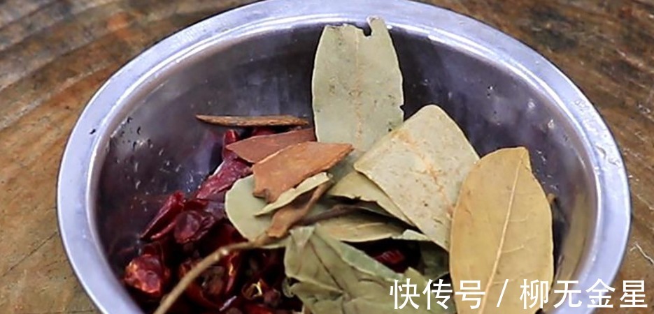 厨师长教你在家炖大鹅,一罐啤酒,一碗香料,鲜嫩脱骨,香辣入味!