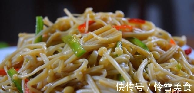 美食坊|凉拌金针菇最好吃的做法,简单好吃又健康,看看你喜欢吃不?