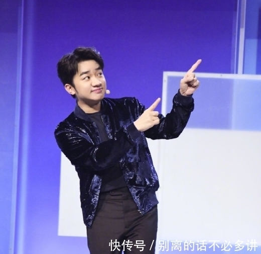 李亚男|王祖蓝晒全家福庆父亲节，还下厨给李亚男做美食，夫妻俩热吻甜齁